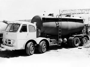 Pegaso 1066 8x2 Tanker '1962